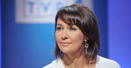 Anna Popek przetrwała dobrą zmianę w TVP i radzi sobie wyjątkowo dobrze. Często pada ofiarą żartów i przytyków, a sama kokieteryjnie twierdzi, że "nie jest gwiazdą"