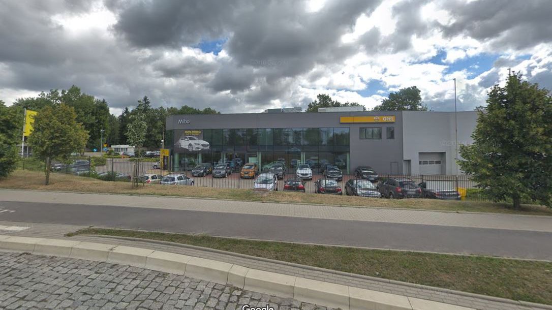 Z raportu wynika, że Opel, Renault i Peugeot mają salony w najlepiej zlokalizowanych miejscach, jeśli chodzi o wizyty młodych konsumentów.