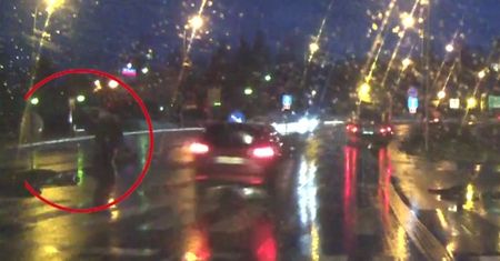 Przerażające wideo z Jeleniej Góry. Kierowca omal nie potrącił pieszej