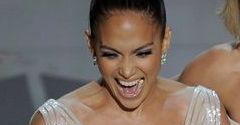 Wpadka na Oscarach - wypadający sutek Jennifer Lopez
