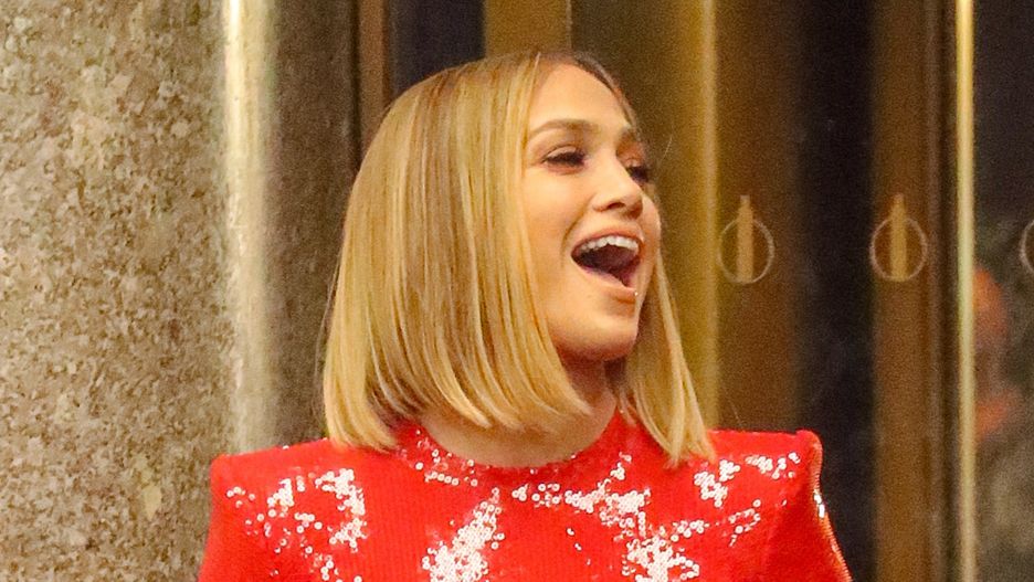 Jennifer Lopez ubrała bardzo obcisłą sukienkę