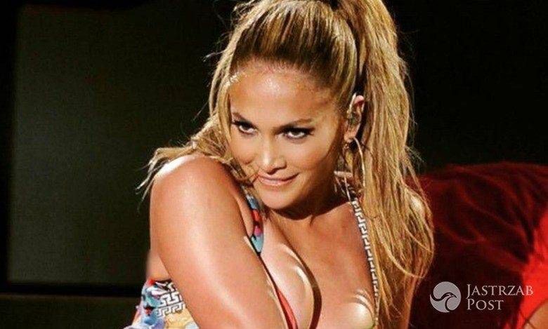 Rozpalona Jennifer Lopez bez makijażu, dopinanych włosów i sztucznych rzęs pozdrawia ze swojego łóżka! Fani są zachwyceni. Wygląda bosko!