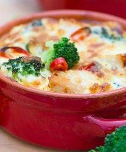 Kurczak zapiekany z brokułami i chilli