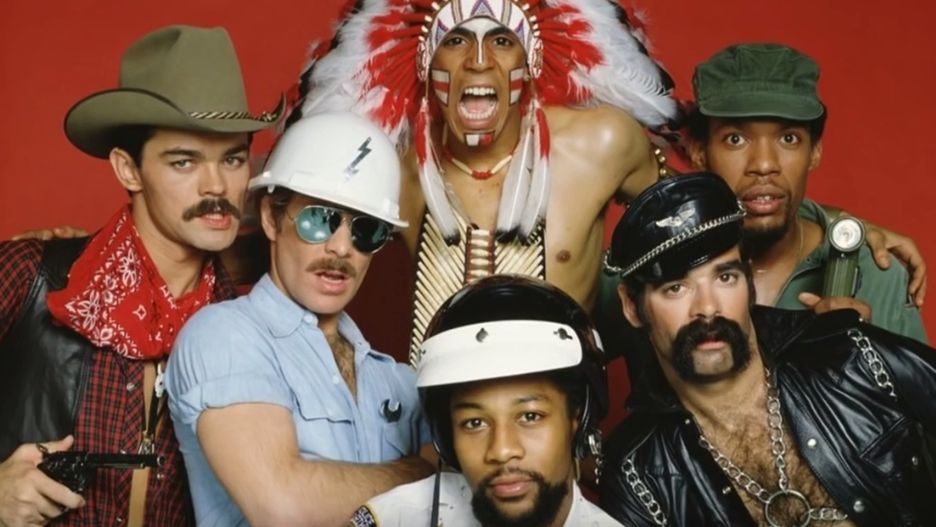 Najpierw Village People, później Pet Shop Boys. Jedna piosenka skradła serca kibiców