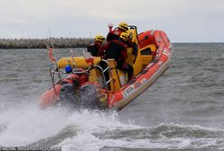 Dźwirzyno. Rodzina z 9-latkiem uratowana z Bałtyku
