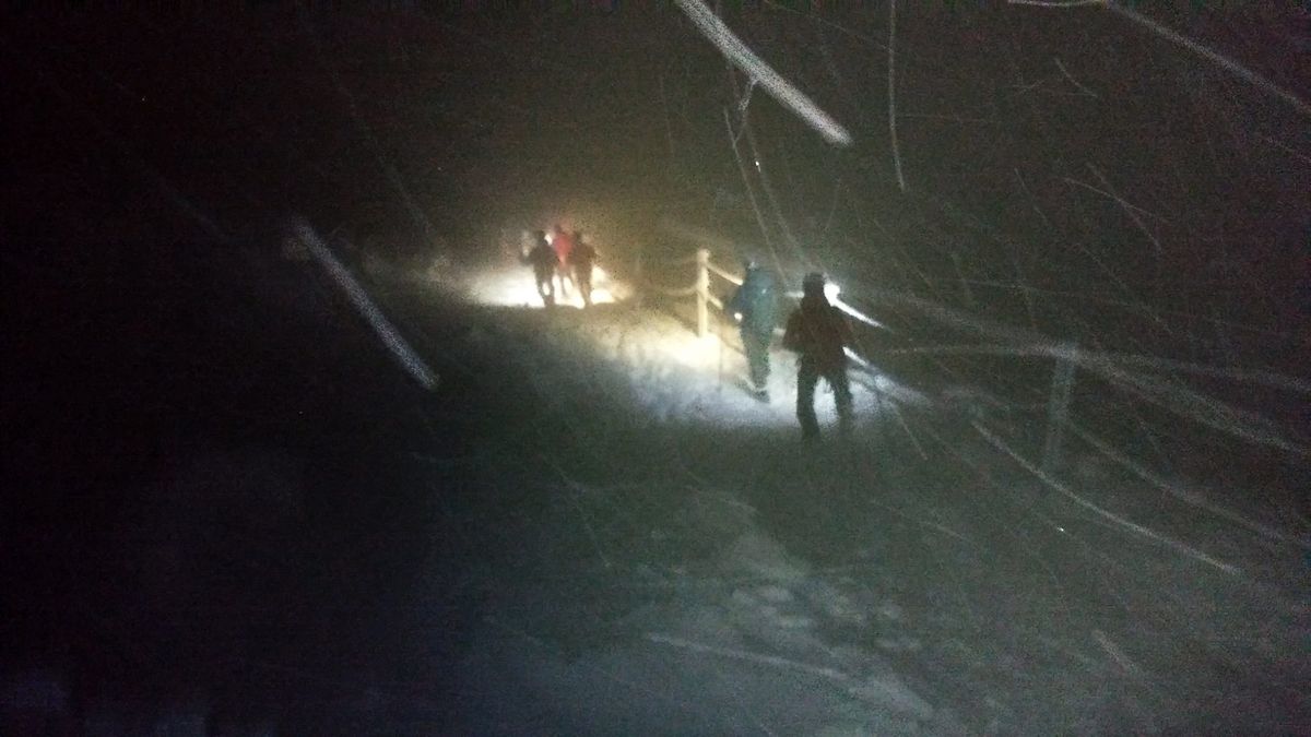 Lekkomyślność turystów w górach. Wyprawa na Śnieżkę mogła skończyć się tragicznie