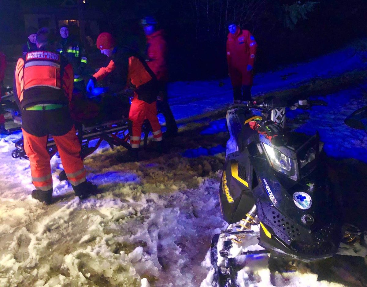 Narciarz przez kilka godzin leżał w głębokim śniegu. Akcja GOPR