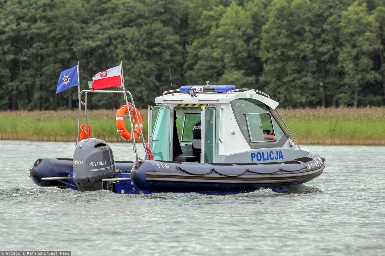 Jezioro Bukowieckie. Dziadek i wnuk wypadli z łodzi. Jeden z mężczyzn nie żyje