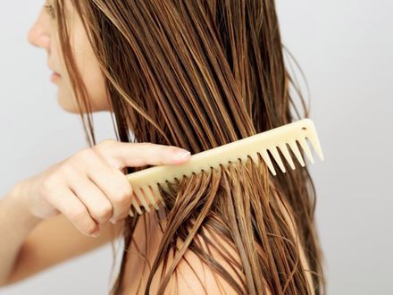 Emolienty – ratunek dla zniszczonych włosów