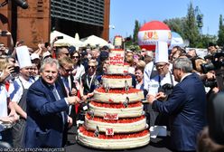 Obchody 4 czerwca w Gdańsku. Wielki biało-czerwony tort
