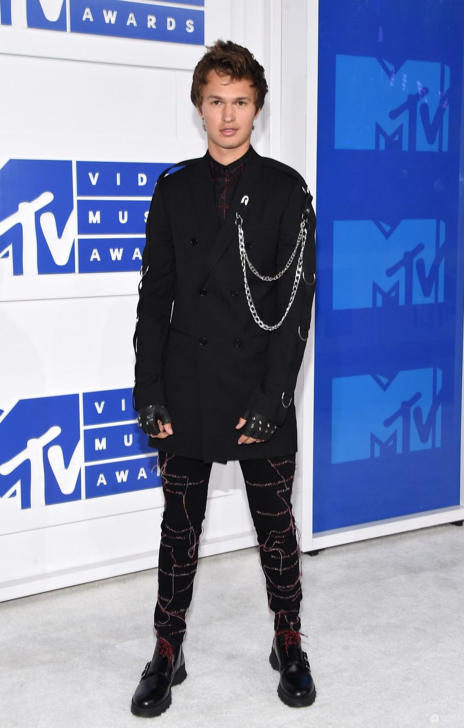 Ansel Elgort - MTV Video Music Awards 2016