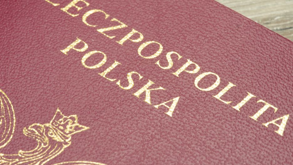 Ambasada w Wielkiej Brytanii zachęca, aby złożyć wniosek o paszport jak najszybciej