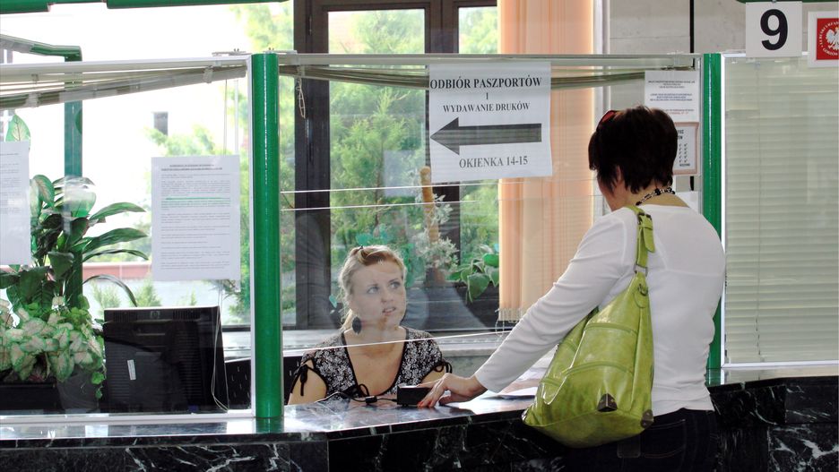 Paszport jest ważny przez 10 lat. Można go wyrobić w każdym urzędzie wojewódzkim 