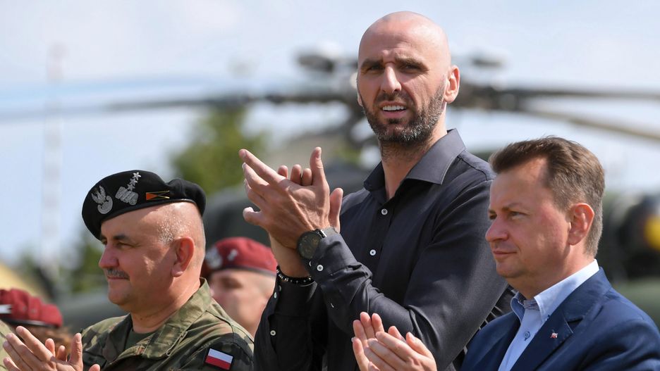 W czwartek Marcin Gortat wspólnie z szefem MON oglądał mecz Polska-Japonia