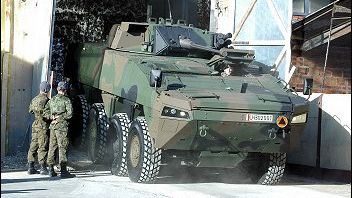 Transporter opancerzony Rosomak