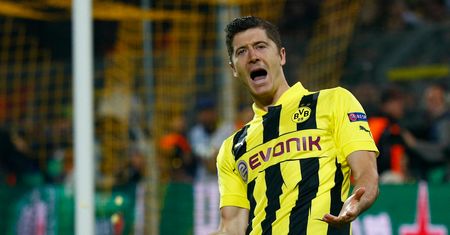 Robert Lewandowski na okładce FIFA 14