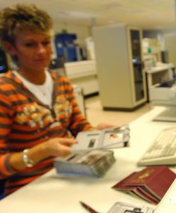 Uśmiech na zdjęciu w urzędzie nie przejdzie. Piotr Adamczyk odesłany z kwitkiem