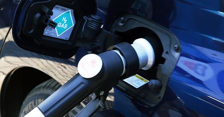 Wodór przyszłością samochodów elektrycznych. Sieć stacji powstanie również w Polsce
