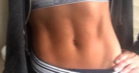 Sara Mannei-Boruc ma brzuch jak trenerki fitness. A urodziła dwoje dzieci!