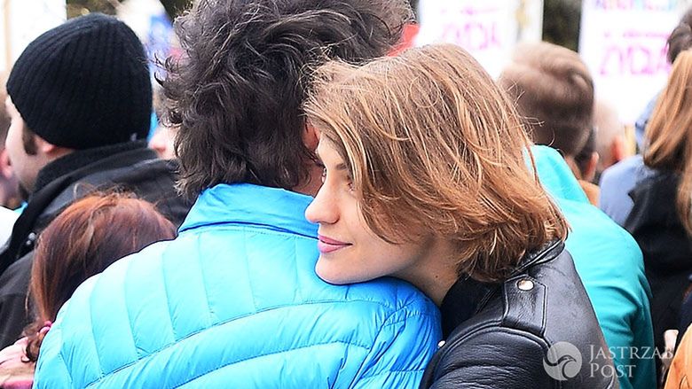 Kuba Wojewodzki i Renata Kaczoruk na proteście przeciwko zaostrzeniu ustawy antyaborcyjnej