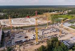 Toruń. Trwa budowa "miasteczka u o. Rydzyka". Rząd dołożył 161 mln zł