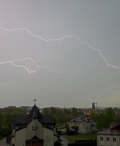 SMS-y z ostrzeżeniami przed burzą i nawałnicami. Rusza pilotażowy program rządu