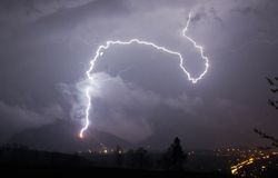 Jak zachowywać się w trakcie burzy?