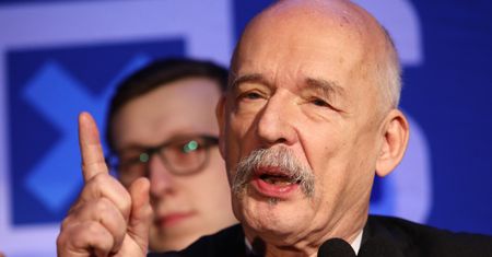 Janusz Korwin-Mikke kontrowersyjnie o koronawirusie. "Środek na polepszenie puli genetycznej narodu i ludzkości"
