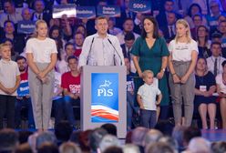 Kulisy kampanii PiS. Wiadomo, kto wciągnął rodzinę wiceprezesa banku do polityki