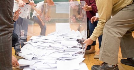 Wyniki wyborów 2019. Wojewodowie wybrani na posłów złożyli rezygnacje