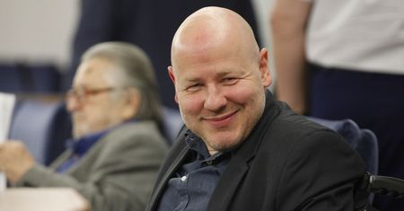 Wyniki wyborów 2019. Zaczęło się przeciąganie senatorów. "PiS przyjdzie z kijem i marchewką"