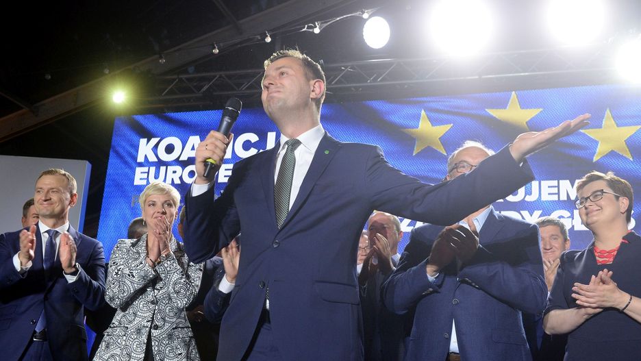 Władysław Kosiniak-Kamysz podczas wieczoru wyborczego Koalicji Europejskiej. W tydzień po przegranej ogłosił: PSL opuszcza KE.