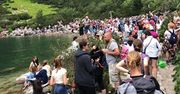 Tłumy nad Morskim Okiem. "Tłok jak na Mount Evereście"