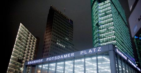 Dworzec w Berlinie ewakuowany. Znaleziono dziwną paczkę