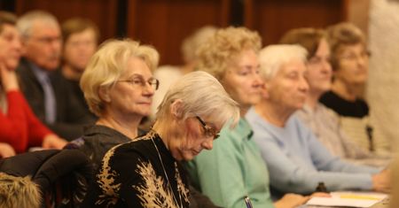 Zachęta dla pracujących seniorów. Pakiet przywilejów