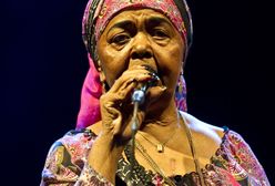Cesária Évora bohaterką Google Doodle. Kim była i czym zasłynęła "Bosonoga diva"? 