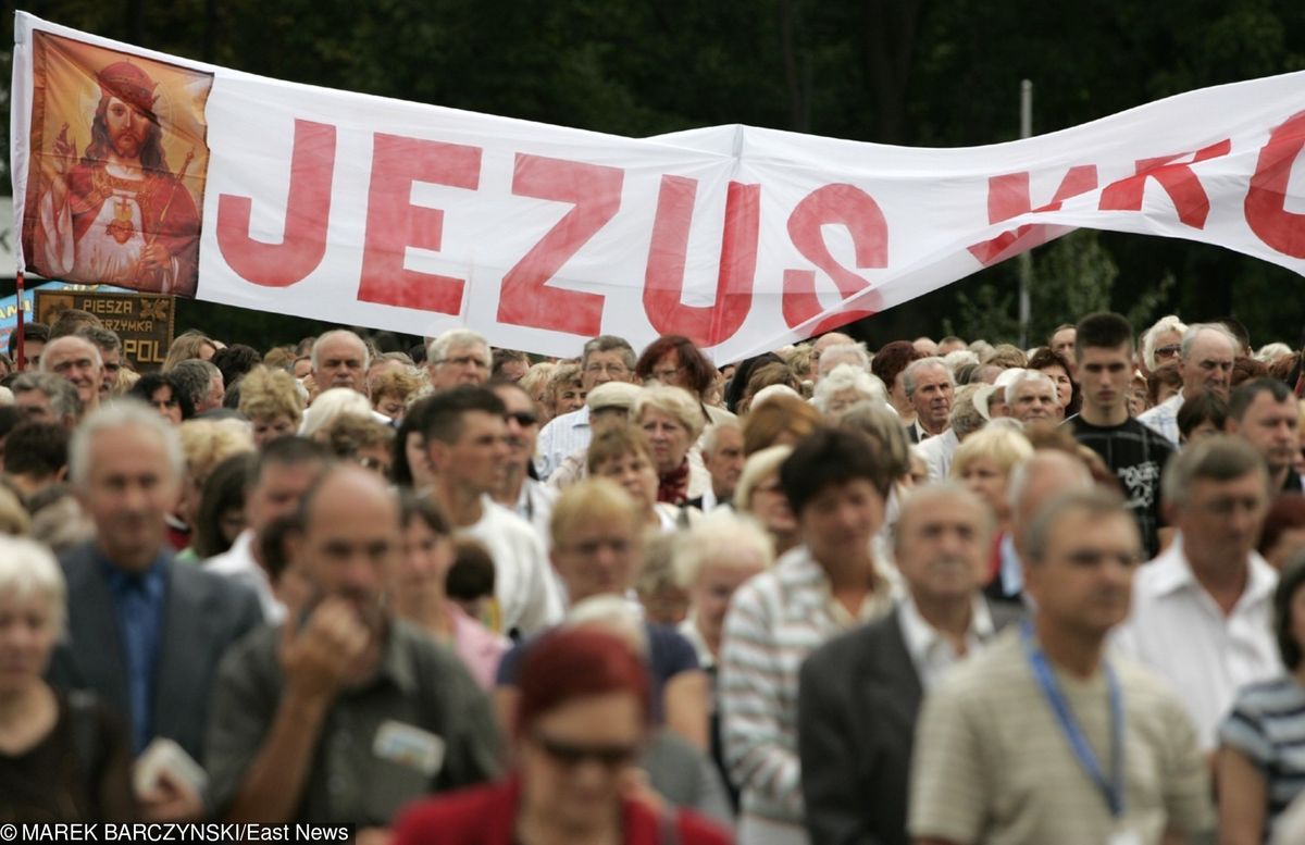 Skandal na pielgrzymce do Częstochowy. Katolicka sekta poluje na bogatych