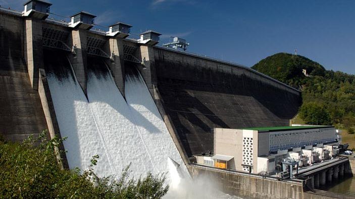 PGE wytwarza prąd głównie z węgla. Teraz woda zrobiła się już konkurencyjna