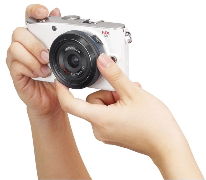Samsung NX100 - aparat z wymiennymi obiektywami i-Function