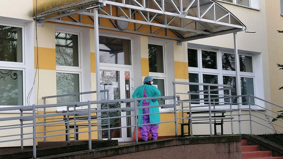 Koronawirus w Polsce. Żona pierwszego zakażonego: mąż czuje się już lepiej