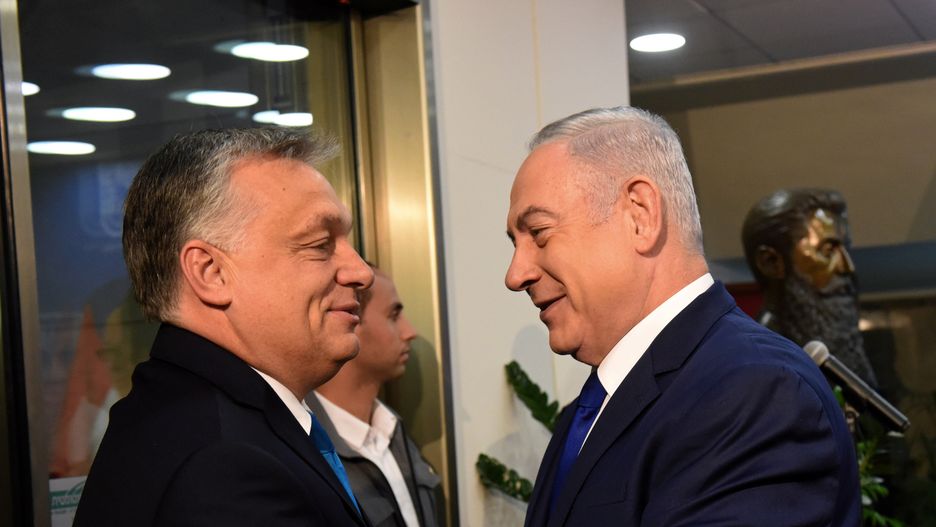 Premierzy Wiktor Orban i Benjamin Netanjahu podczas spotkania w Jerozolimie w 2018 r.