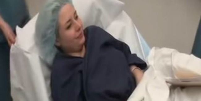 Zamieściła w sieci nagranie z zabiegu usunięcia ciąży. "Nie czuję się złą osobą. Nie jest mi smutno"