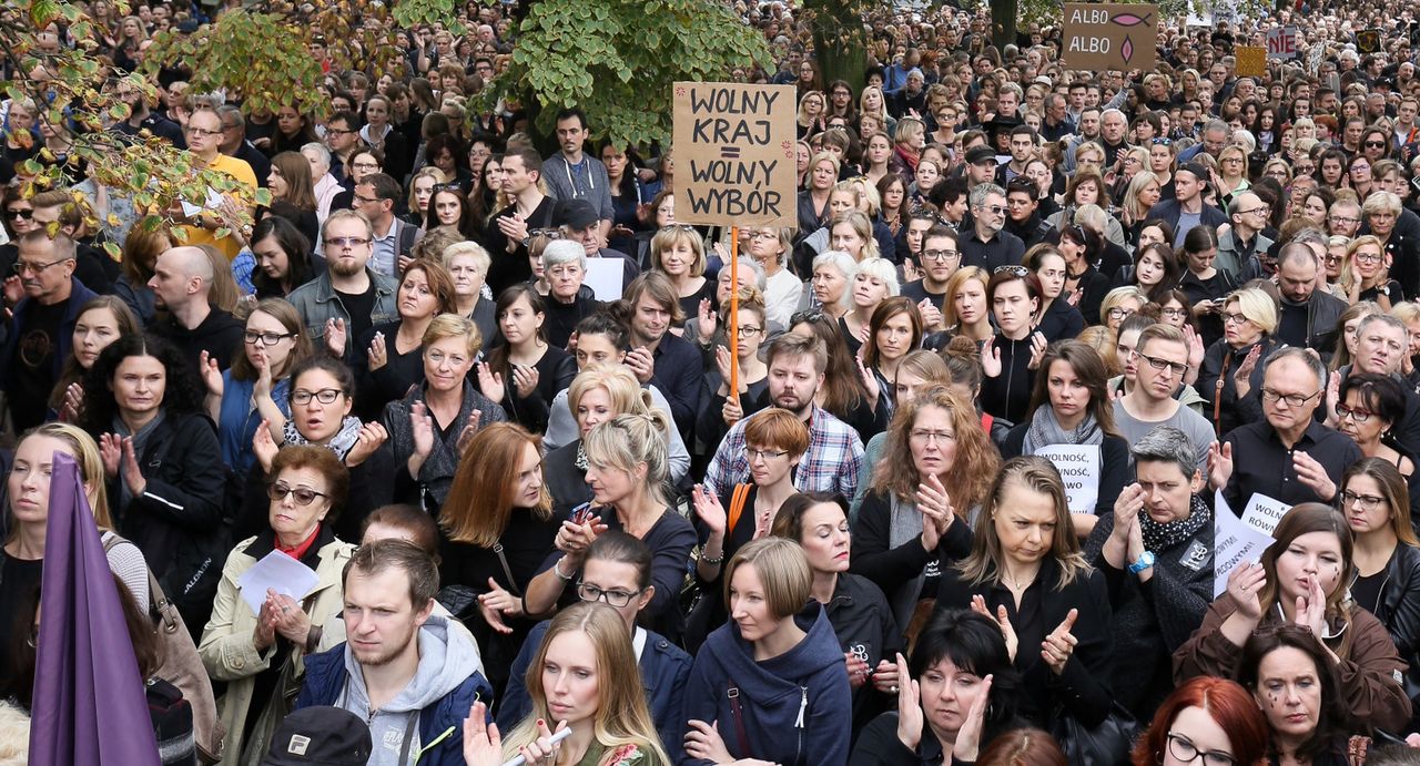 Manifest na Czarny Protest: Polska nie zasługuje na matki