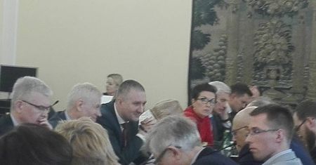 Gasiuk mówi o piekle kobiet, a posłowie się śmieją. "Jakby chlusnęli nam szambem w twarz"
