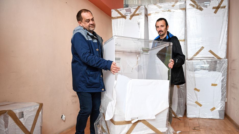 Obawiam się, że w niektórych lokalach urny się rozpadną, głosy wysypią się na podłogę i będziemy mieli katastrofę - mówi producent urn.