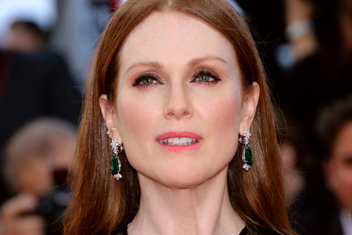 Julianne Moore w Cannes w sukni z... wężami