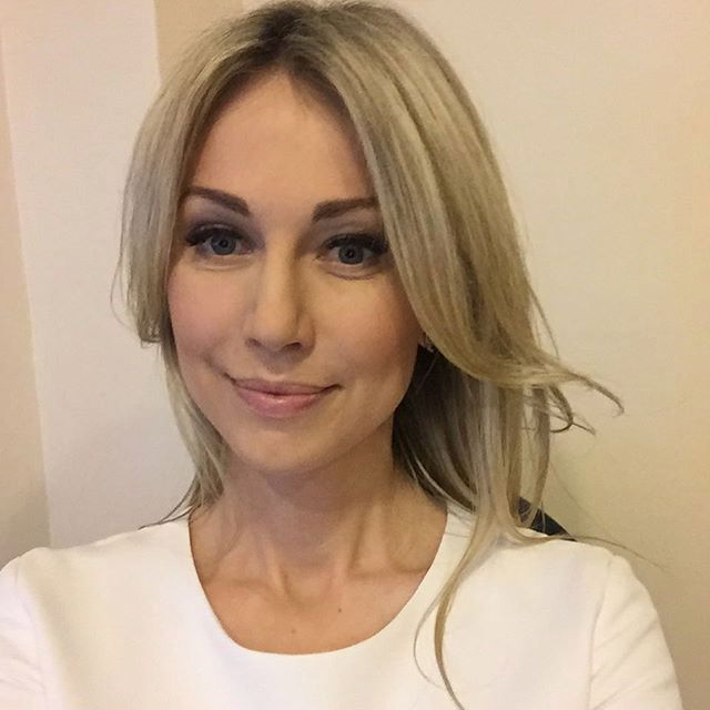 Magdalena Ogórek zabrała torebkę za 4 tysiące na stok. Ma takich więcej