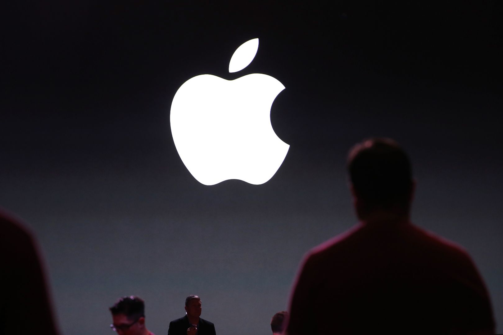 Dalsze problemy Apple. Pozwy na miliardy i spadek sprzedaży