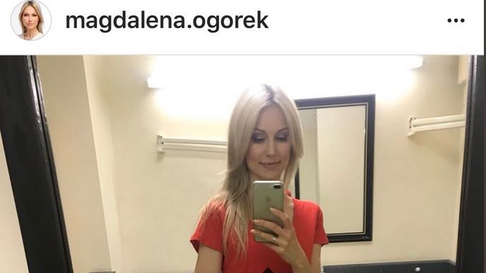 Magdalena Ogórek z torebką marki Miu miu