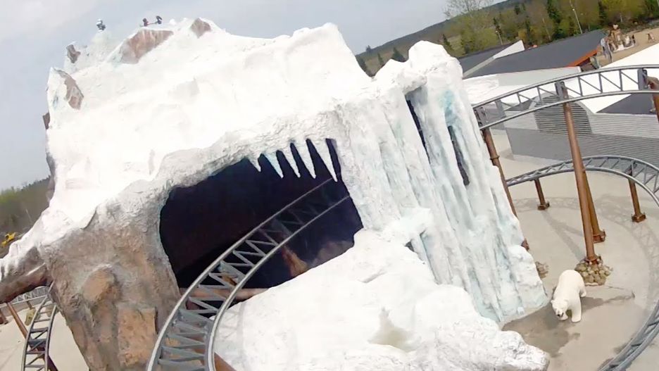 Polar X-plorer - umiejscowiona w zimowej scenerii najszybsza kolejka górska w Legolandzie